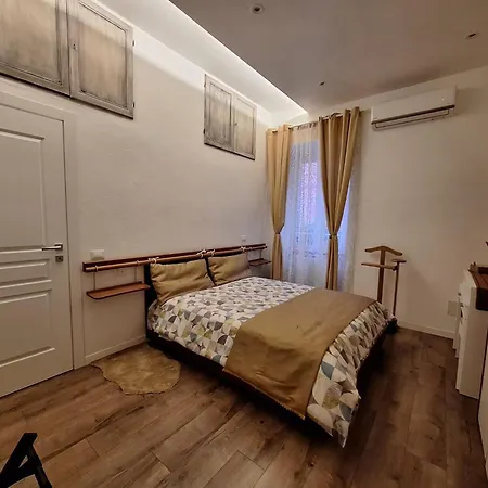 Simon Guest ローマ