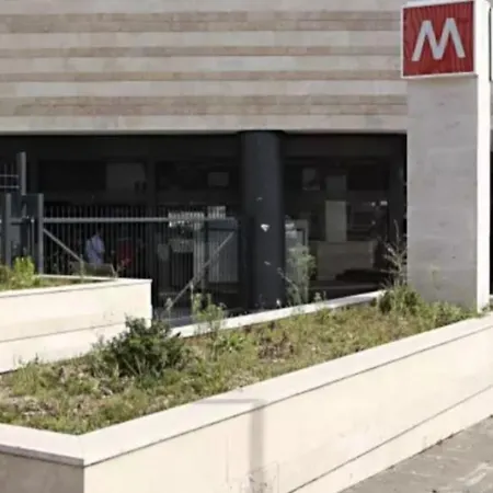 Simon Guest * ローマ