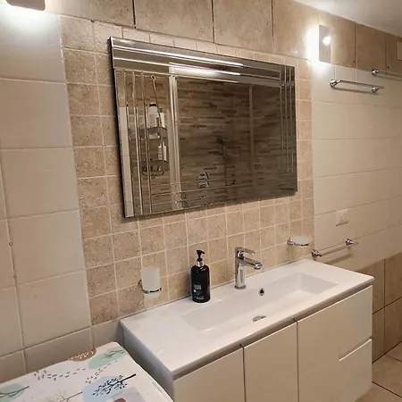 Apartament Simon Guest *